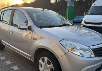 Dacia Sandero 179.000 km 1.990 &euro; Bottrop 46238