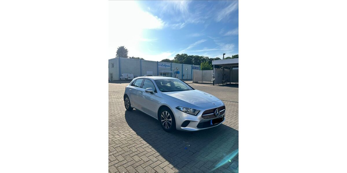 Mercedes-Benz A 180 50.334 km 21.699 &euro; Moers 47441