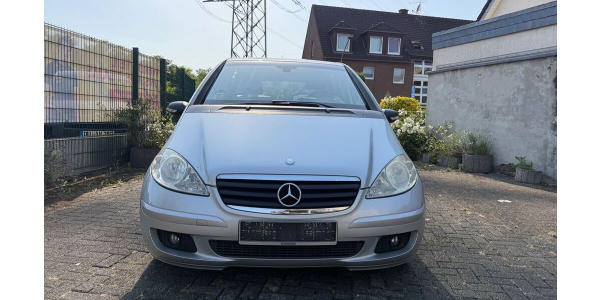 Mercedes-Benz A 180 240.008 km 2.000 &euro; Oberhausen 46149