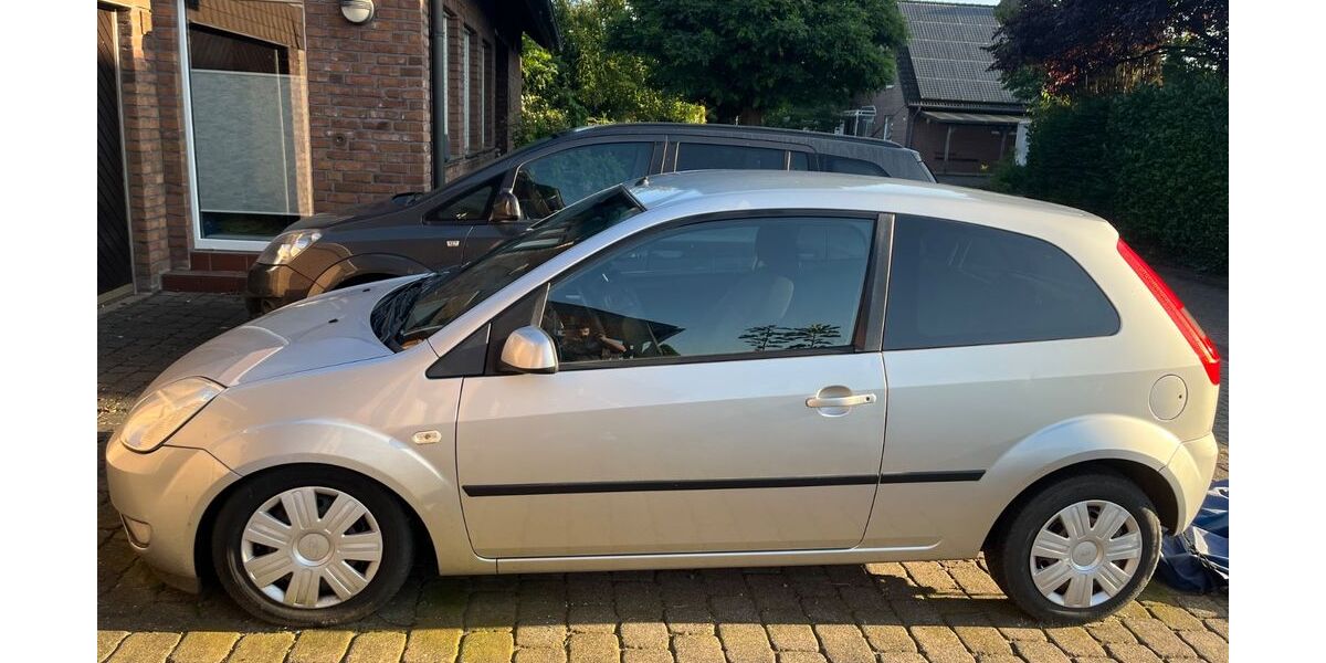 Ford Fiesta 80.000 km 2.200 &euro; Essen 45131