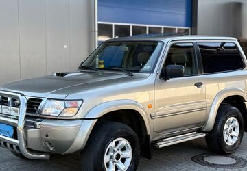Nissan Patrol 328.378 km 15.999 &euro; Bottrop 46238